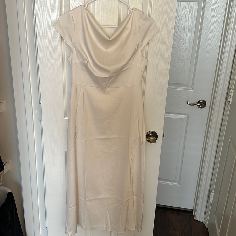 Hello Molly Get In Formation Midi Dress! Size small
